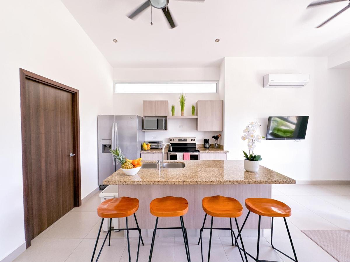 Pura Vida Apartment With Nice Pool Walking Distance To The Heart Of 자코 외부 사진